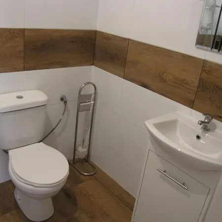 Wooden Near The 펜션 린