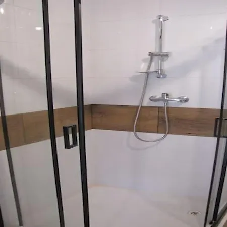 Wooden Near The 펜션